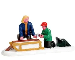 Lemax Figurines<Lemax 72508 - Building A Sled - Figurines