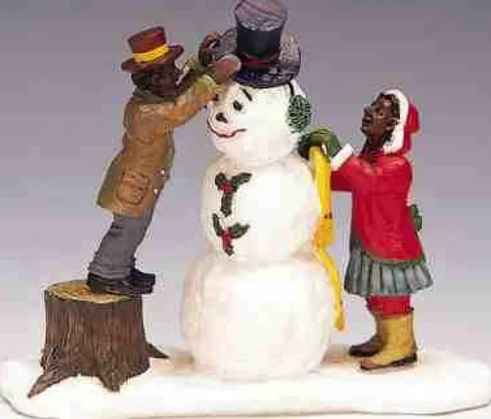 Lemax Figurines<Lemax 32732 - Dressing Mr. Snowman - Christmas Village Figurines