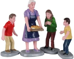Lemax Figurines<Lemax 02945 - Family Tradition, Set Of 4 - Figurines