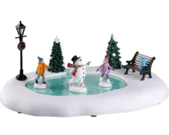 Lemax Table Pieces<Lemax 24951 - Frosty Goes Ice Skating, Battery-Operated (4.5-Volt) - Christmas Village Table Pieces