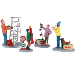 Lemax Figurines<Lemax 12030 - Getting Ready To Decorate, Set Of 4 - Figurines