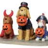 Lemax Spooky Town Figurines<Lemax 12887 - Trick Or Dog Treats - Spooky Town Halloween Village Figurines